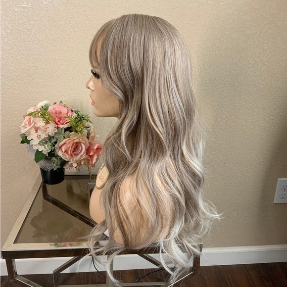 Wig - Picture 2 of 5